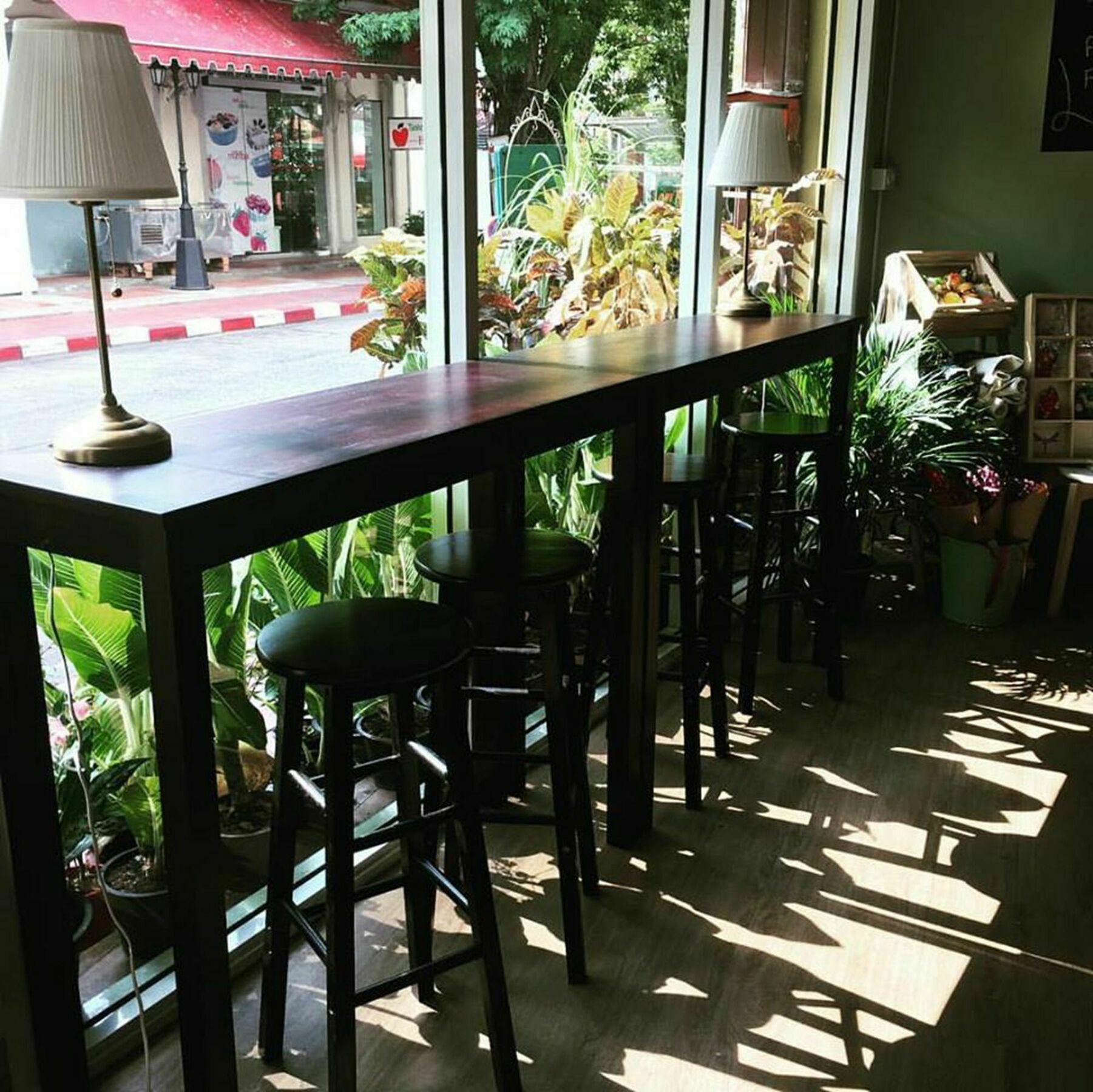 Bed and Breakfast Folk Poshtel Silom Бангкок Экстерьер фото