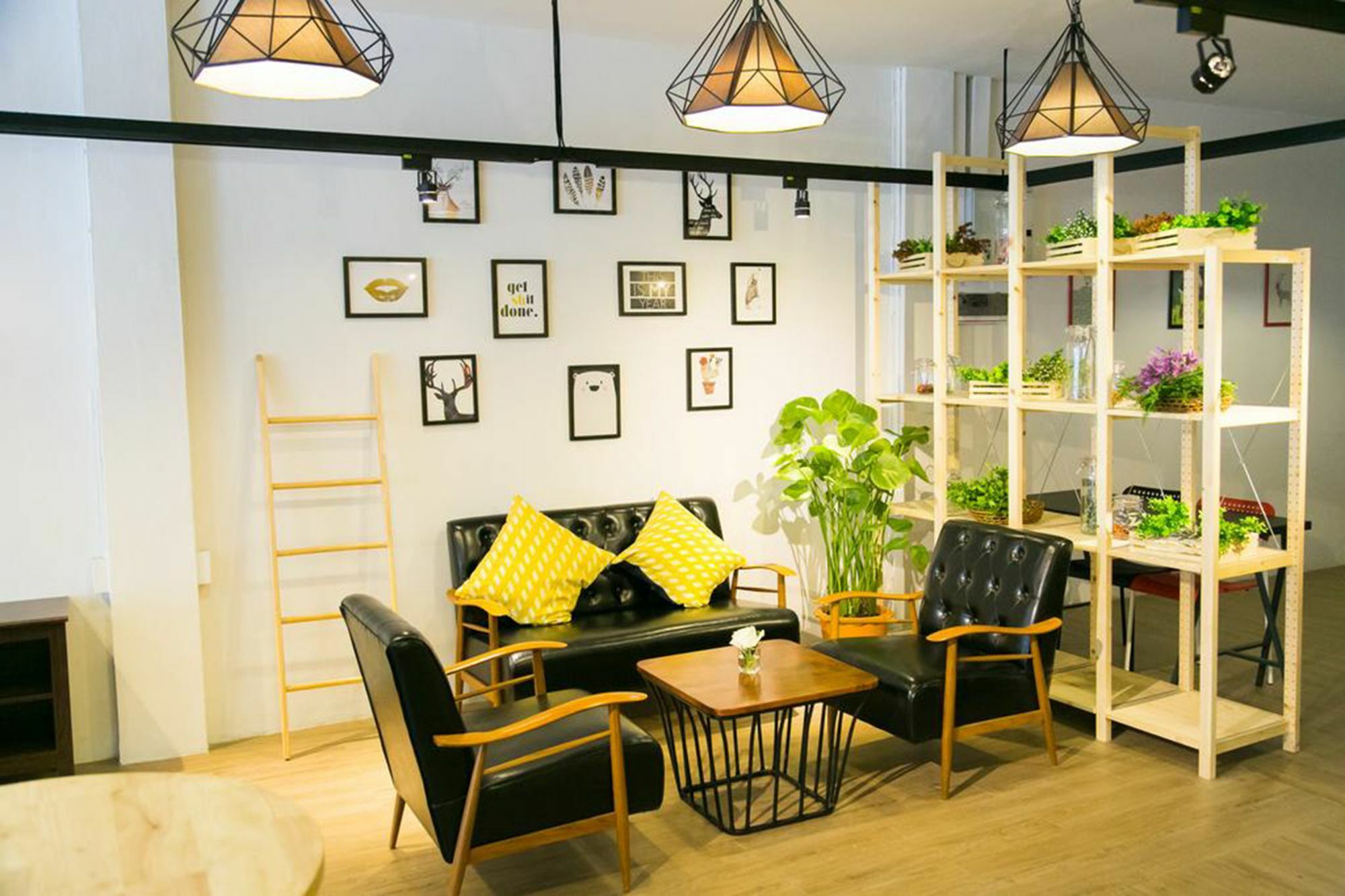Bed and Breakfast Folk Poshtel Silom Бангкок Экстерьер фото