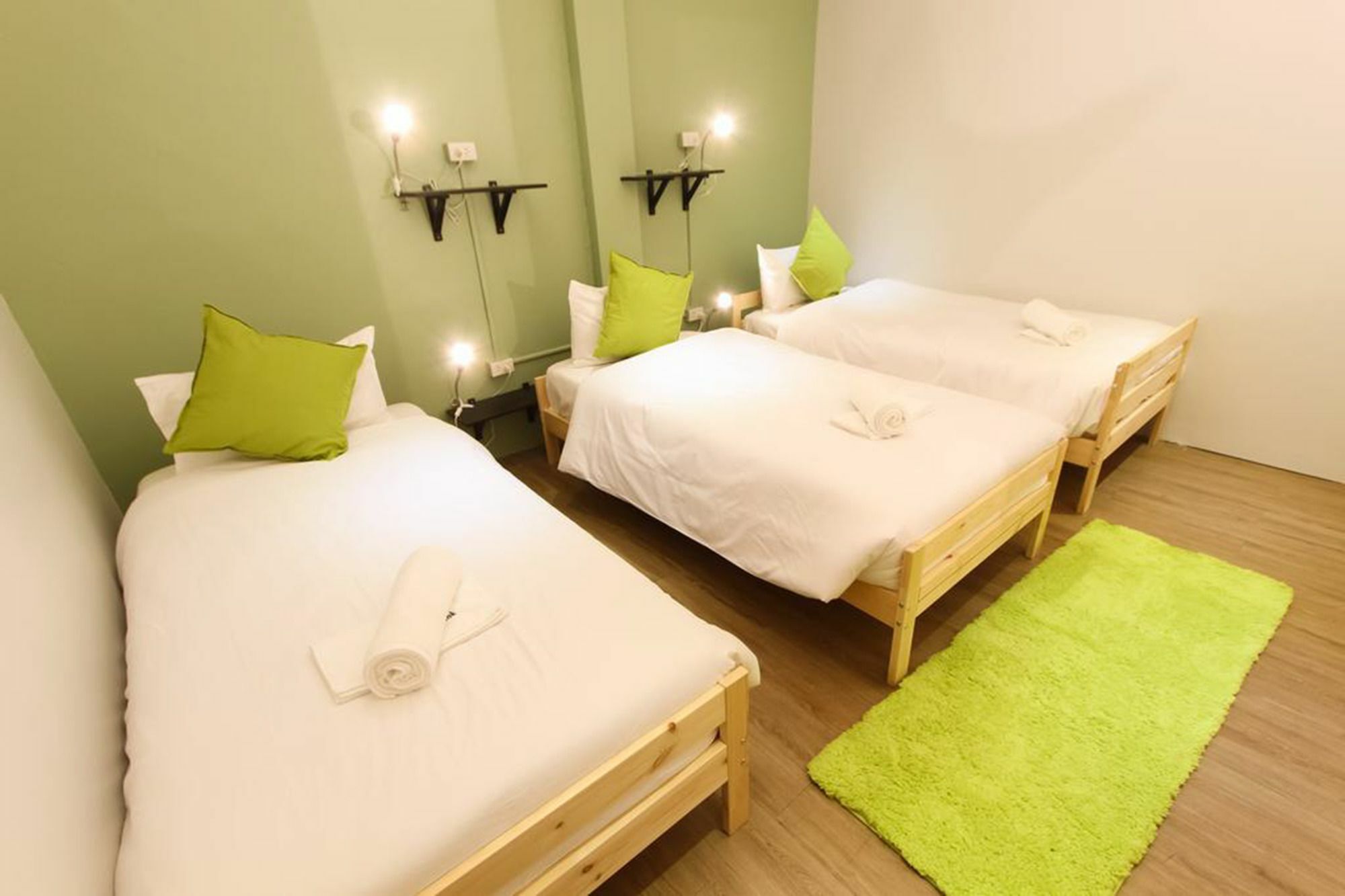 Bed and Breakfast Folk Poshtel Silom Бангкок Экстерьер фото