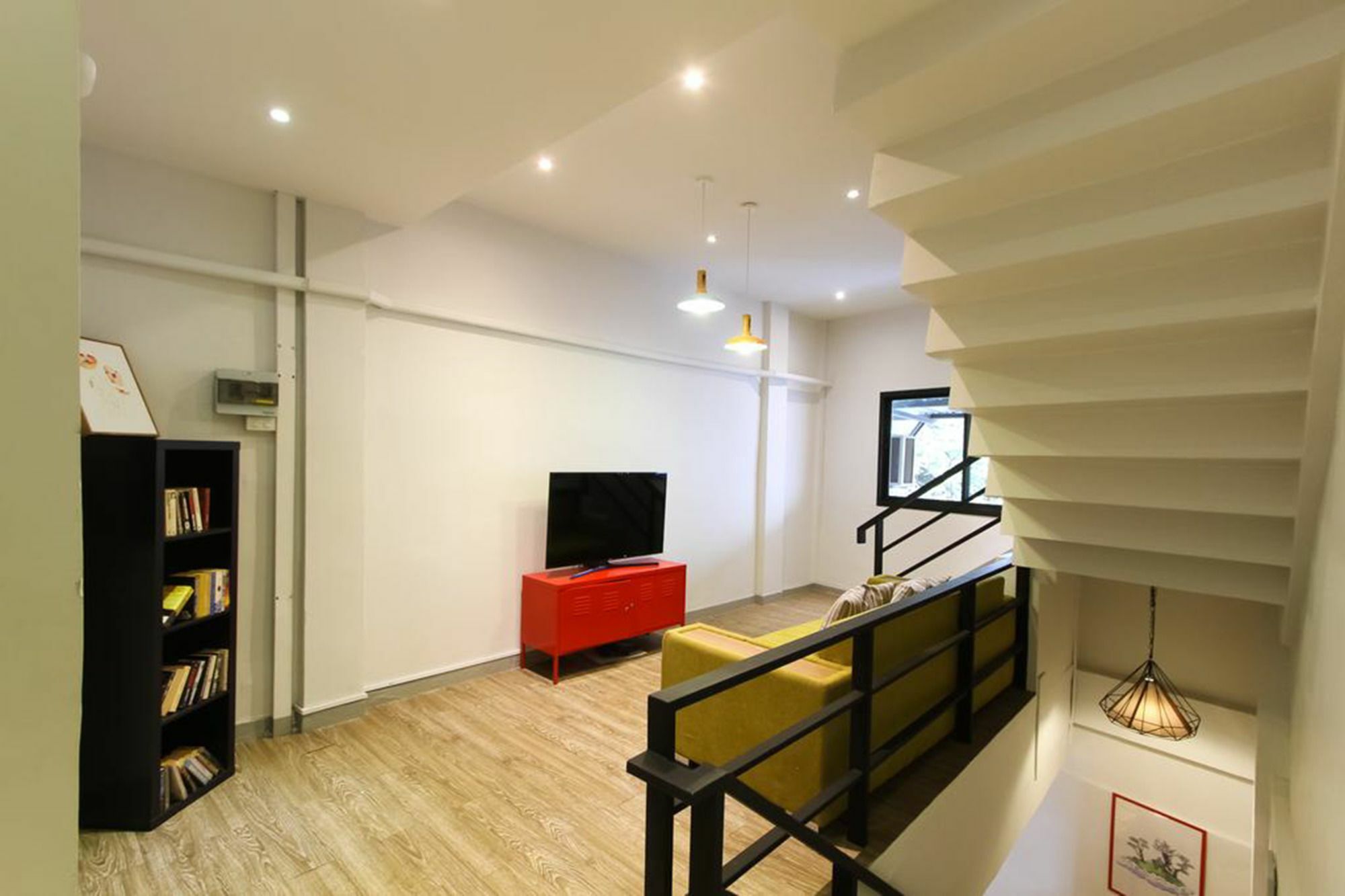Bed and Breakfast Folk Poshtel Silom Бангкок Экстерьер фото