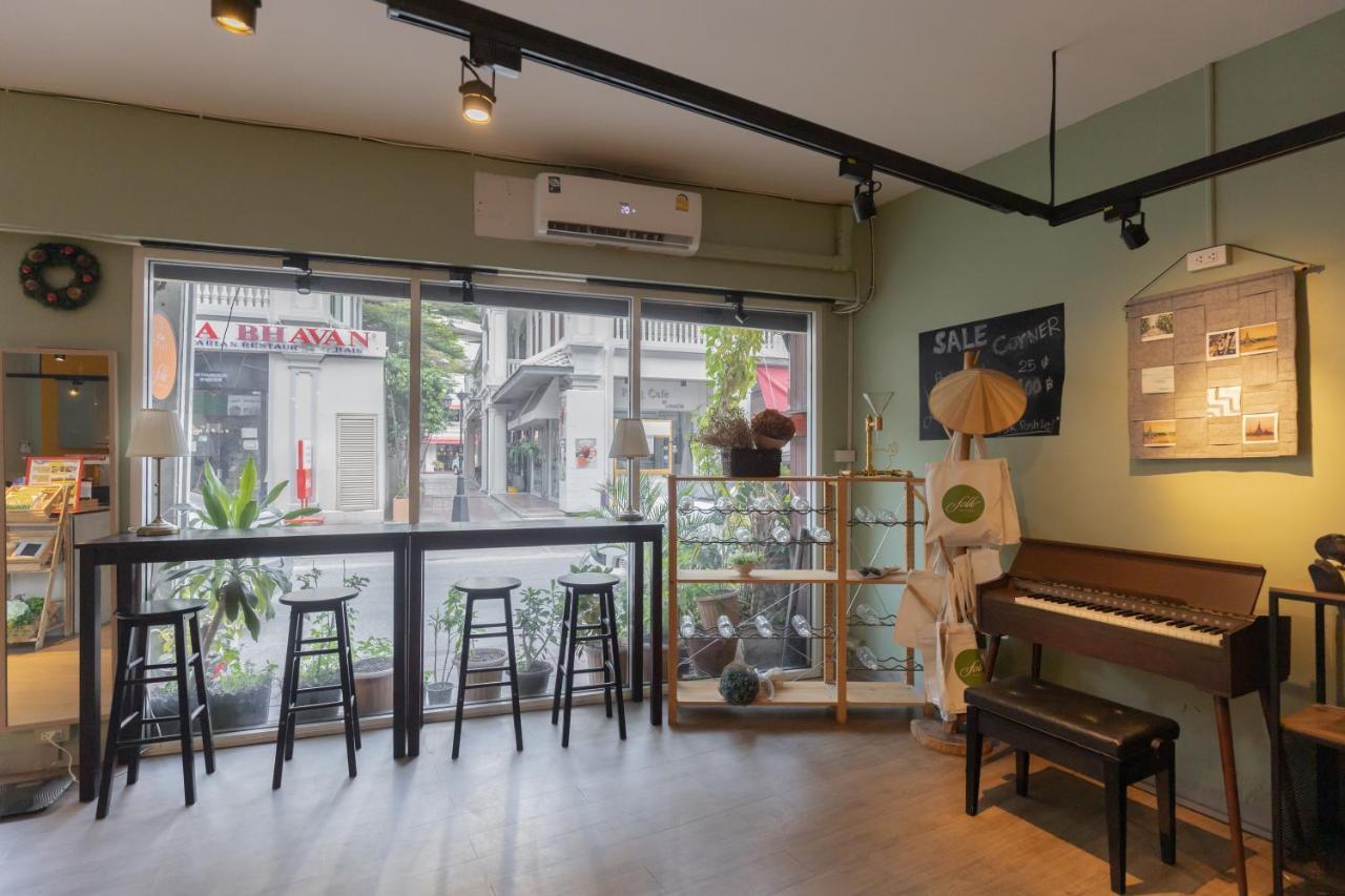 Bed and Breakfast Folk Poshtel Silom Бангкок Экстерьер фото